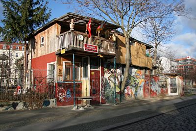 El hombre que transformó un basurero en su hogar vaciados de casas express