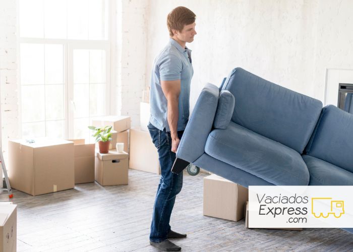 Retirada de muebles y elementos voluminosos Retirada de muebles y elementos voluminosos